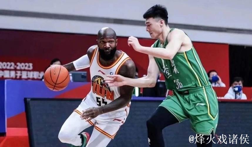 辽宁半场50-39领先广厦，威尔斯贡献13分