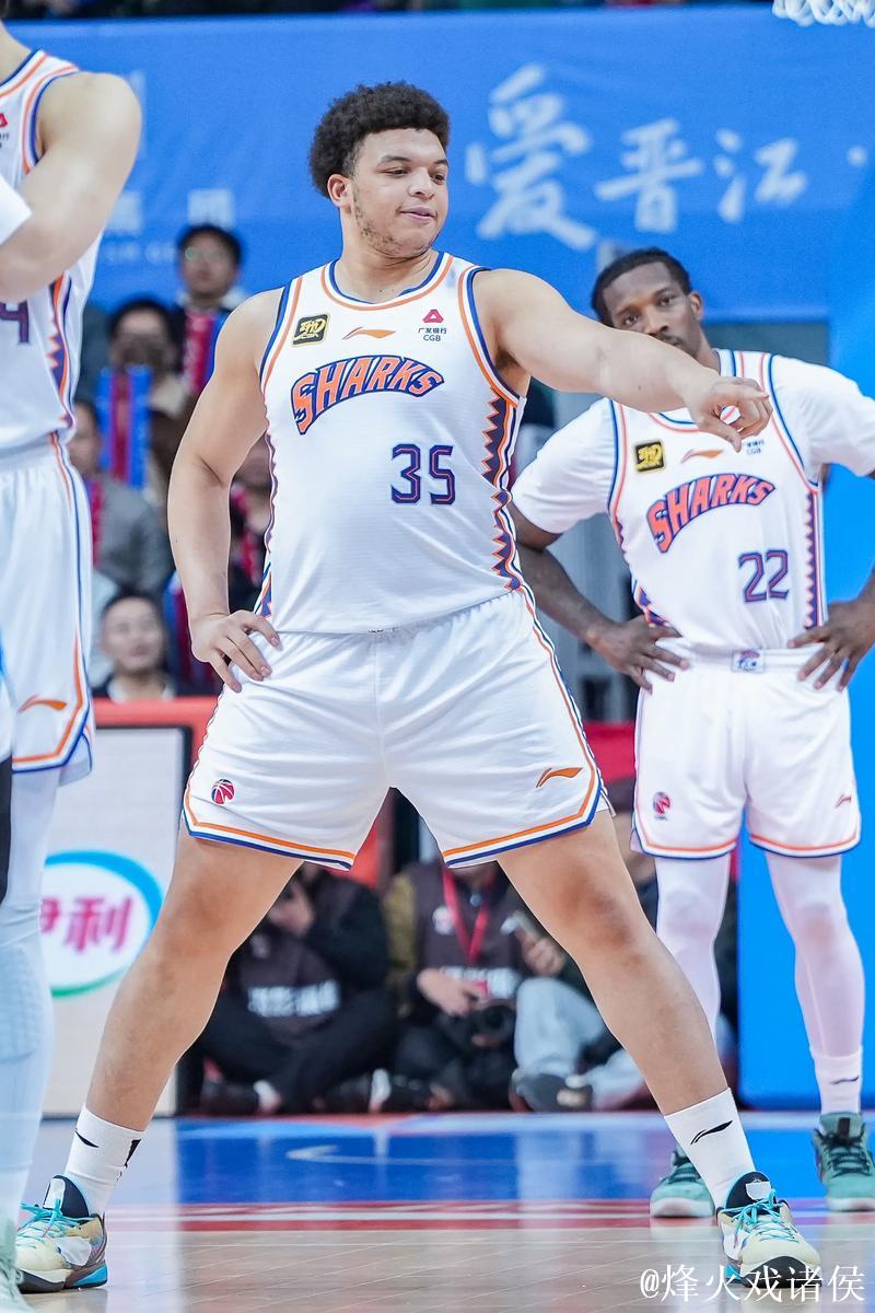 CBA-洛夫顿双双表现抢眼，古德温高效助力上海久事击败北京控股