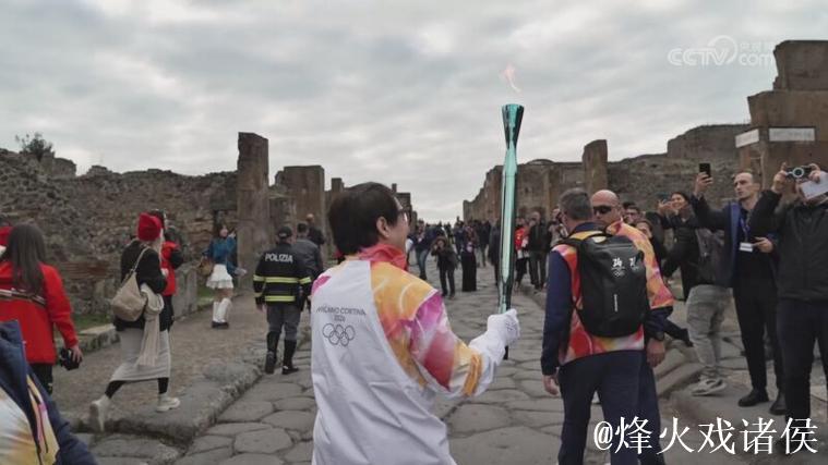 成龙助力米兰-科尔蒂纳冬奥会火炬传递仪式