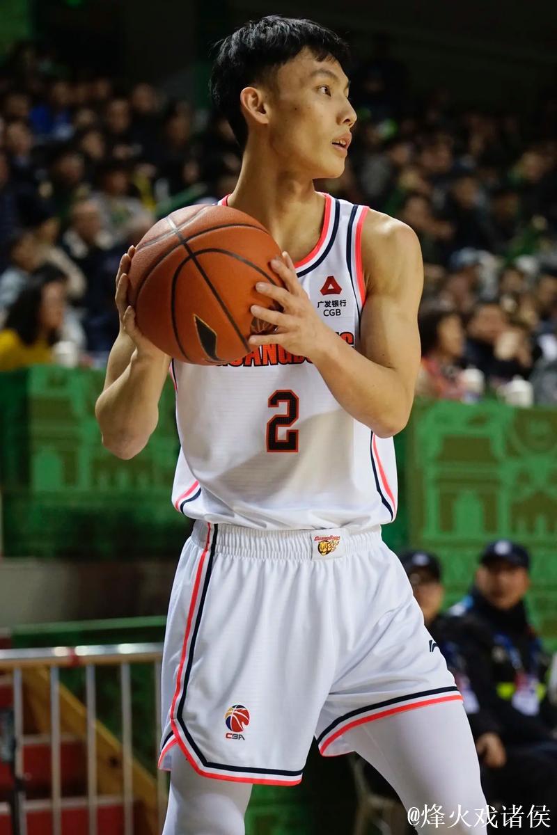 全运会男篮：徐杰砍下18分7助攻 广东力克浙江捧杯